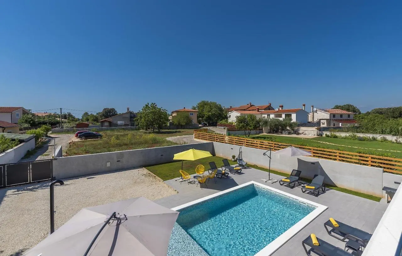 Elite Villa Pula 0*,  Croatia